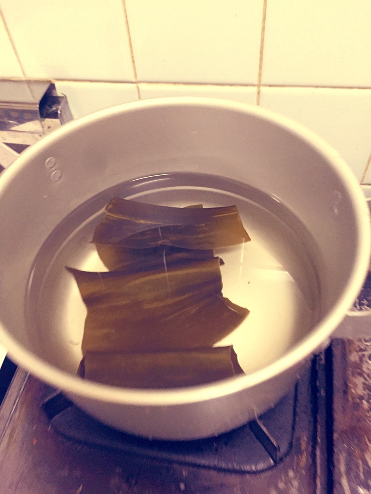 味增汤（豆腐白玉菇）146的做法图解1