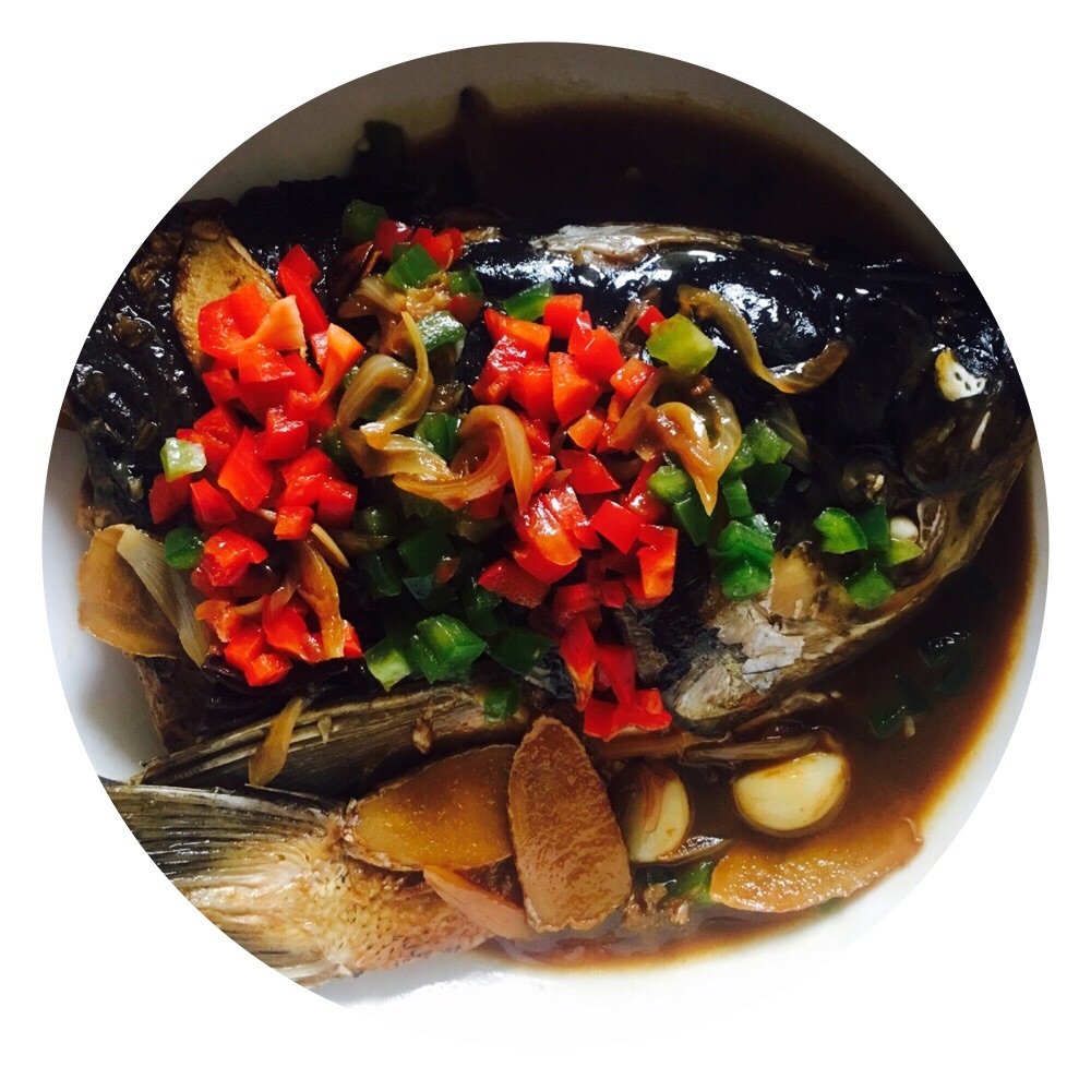Braised fish head with brown sauce