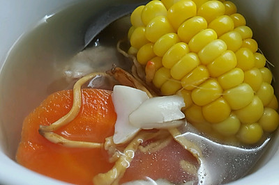 玉米胡萝卜瘦肉汤