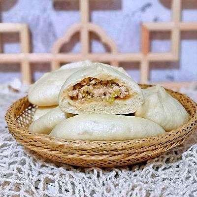 芹菜猪肉发面蒸饺