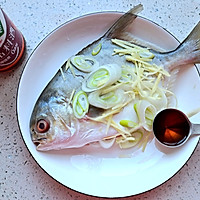 清蒸金鲳鱼的做法图解3
