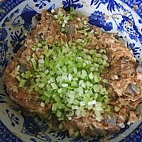 韭黄虾仁猪肉水饺的做法图解4