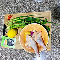 清爽酸辣柠檬手撕鸡腿肉的做法图解1