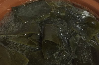 中国菜--脊骨人参海带汤