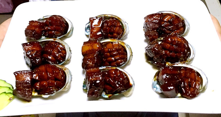 红烧肉焖鲍鱼的做法