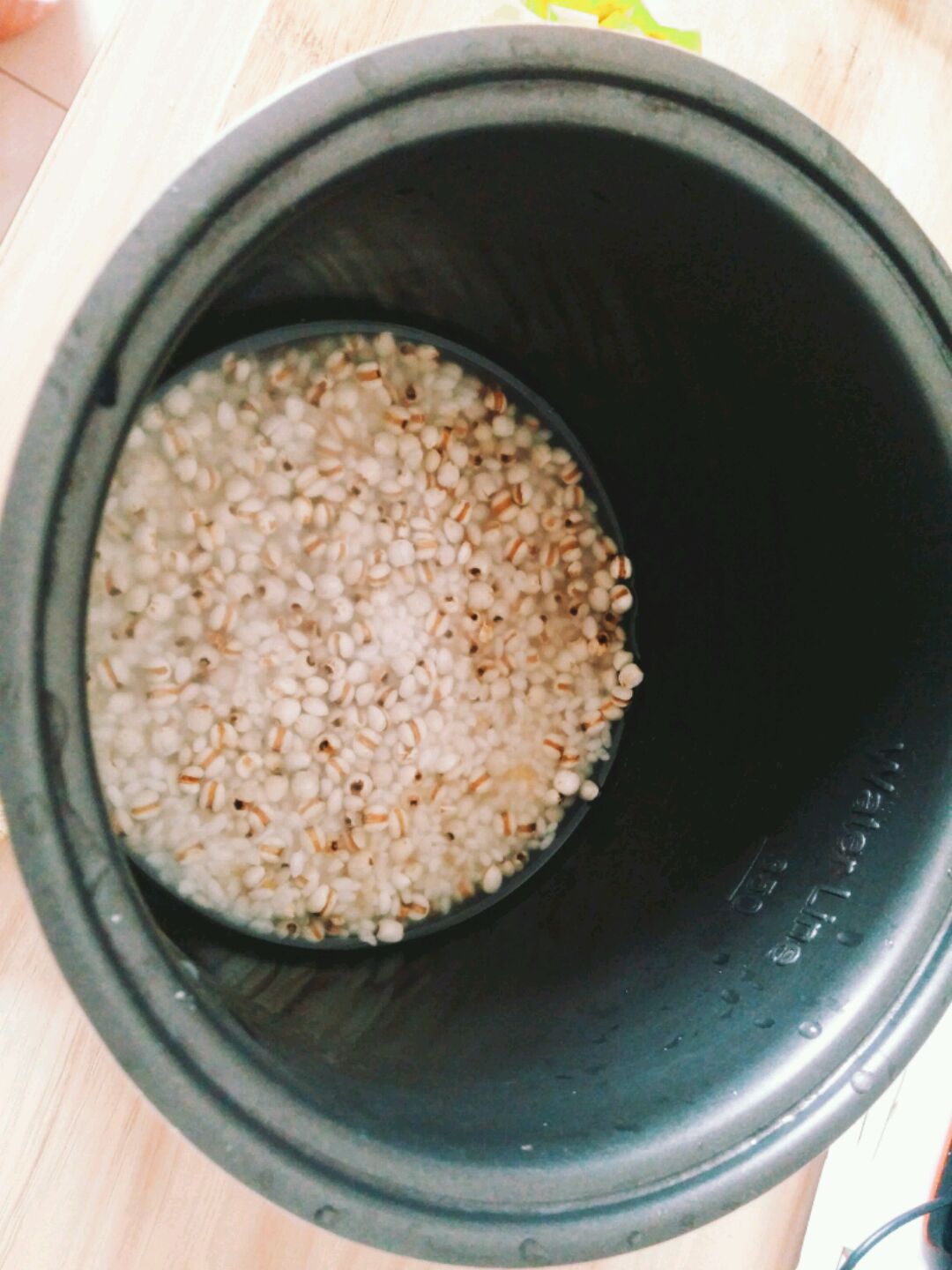 暖心暖胃：珍珠薏仁南瓜粥的做法图解1