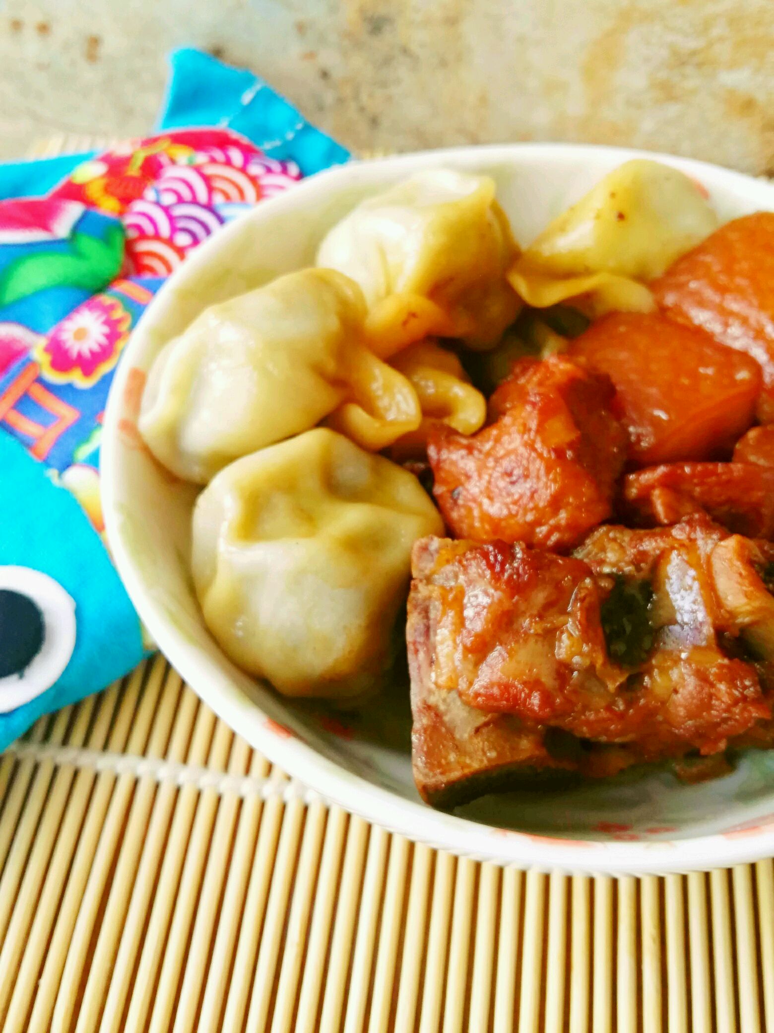 红烧排骨 油泼饺子 兔子新年小蛋糕-吃货阿拉蕾-吃货阿拉蕾-哔哩哔哩视频