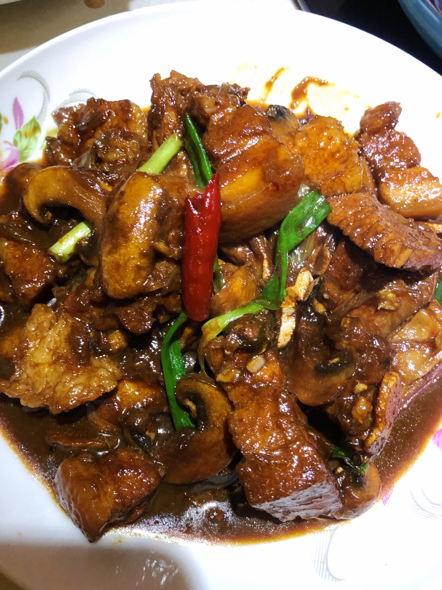 Stewed mushroom with pork