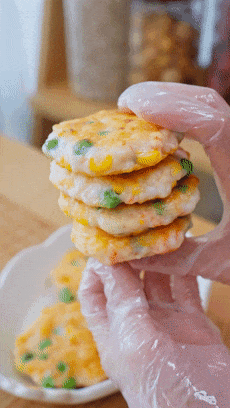 【宝宝辅食】豌豆玉米虾饼的做法