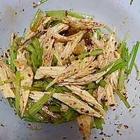 凉拌香芹腐竹的做法图解12