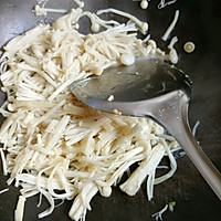 家常便饭之低油低盐韭菜炒金针菇的做法图解4