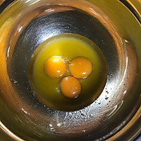 6寸圆模戚风的做法图解1