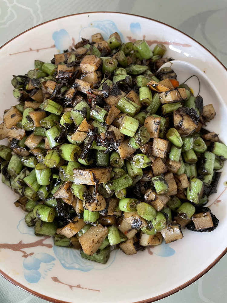 榄菜角豆爆香藕的做法