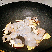 青红椒炒青虾仁+#中粮我买，超模滋料大公开#的做法图解5