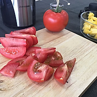 菠萝番茄汁 纤维果汁的做法图解1