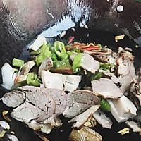 卤肉炒辣椒（西北风味）的做法图解4