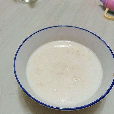 超简单营养的牛奶燕麦粥