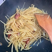 腊肉土豆丝的做法图解3