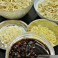 口味银鱼辣酱的做法图解2