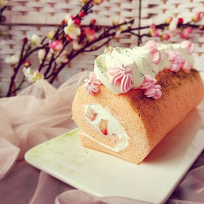 樱花草莓蛋糕卷