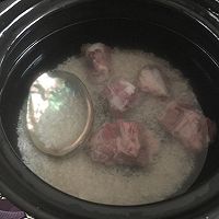 海鲜砂锅粥（鲍鱼木虾砂锅粥）的做法图解3