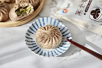 黑全麦茭瓜鸡蛋小包子