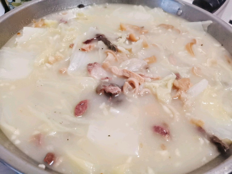 冬日暖锅-像牛奶一样白的大白菜羊杂汤的做法