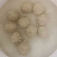 紫菜鱼丸蛋饼汤的做法图解2