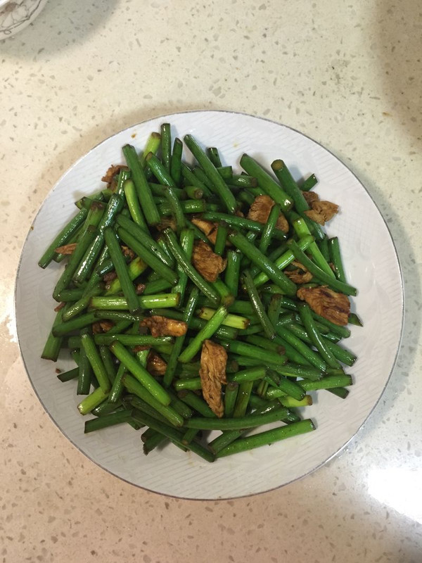 蒜苔炒鸡肉