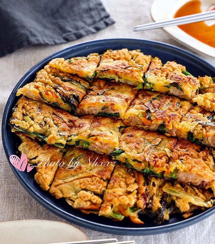 韭菜胡萝卜五花肉煎饼的做法