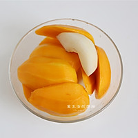芒果香梨奶盖的做法图解2