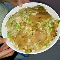 土豆片炒圆白菜的做法图解1