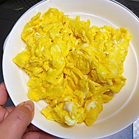 #餐桌上的春日限定#清清淡淡的小炒菠菜的做法图解3