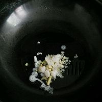 娃娃菜（白菜）炒香肠的做法图解4