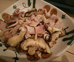 香菇炒熏肉的做法