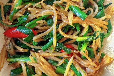 韭菜土豆丝