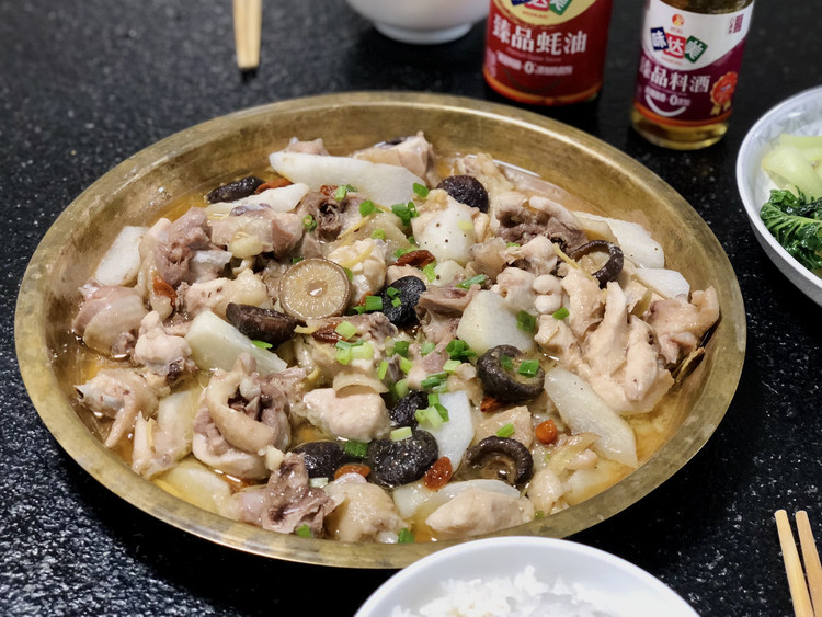 铜盘淮山蒸土鸡的做法