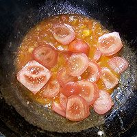 #夏日开胃餐#海鲜菇鸡蛋番茄汤的做法图解5