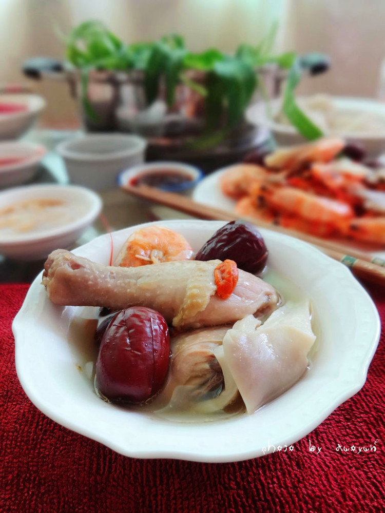 冬季最佳宴客菜——鸡汤火锅的做法