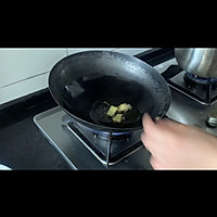 香肠炒土豆片的做法图解2