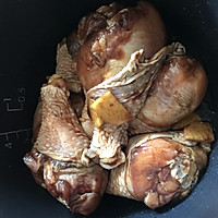 五香焖鸡腿-电饭锅美味的做法图解2