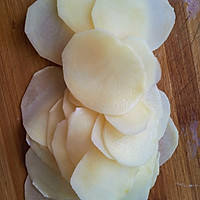 油豆皮拌土豆片的做法图解2