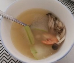 鲜虾菌菇冬瓜汤的做法
