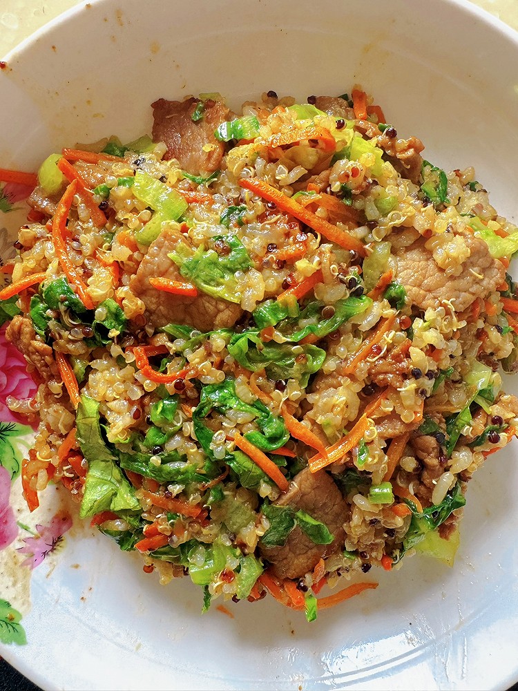 生菜牛肉拌饭的做法