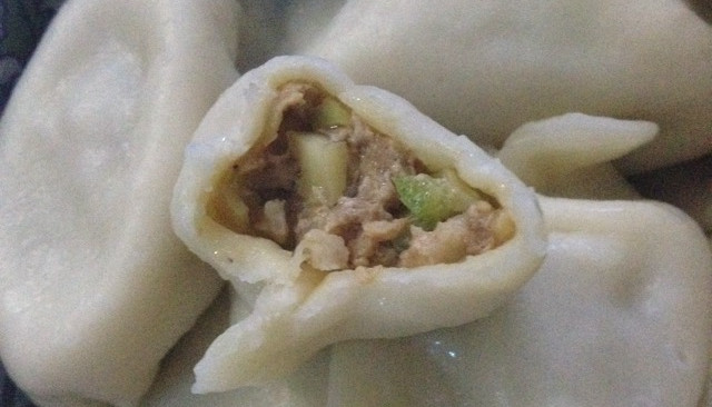 榨菜青椒猪肉饺子--乌江榨菜的做法