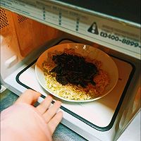 云南野生菌宴席～苦荞牛肝菌韭菜花拌饭的做法图解6