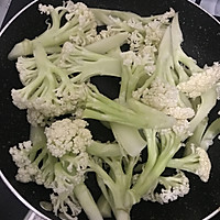 干煸花菜的做法图解3
