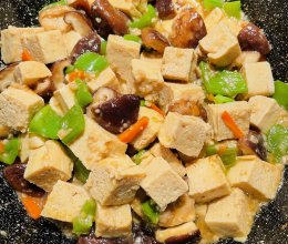 快手菜❤️蒜蓉香菇烧冻豆腐的做法