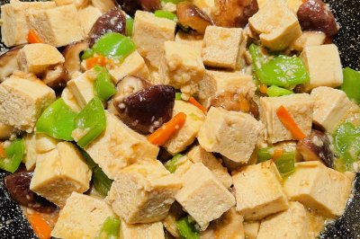 快手菜❤️蒜蓉香菇烧冻豆腐