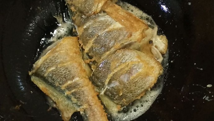 红烧汤汁黄花鱼
